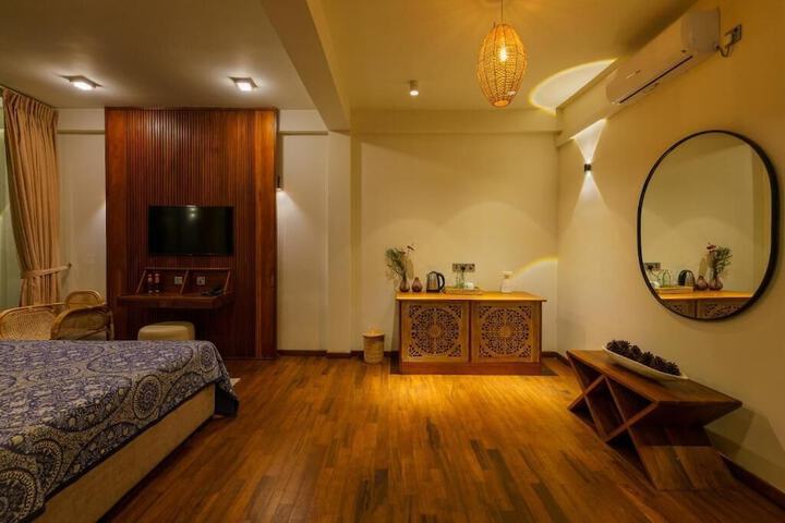 Room 8 of 36