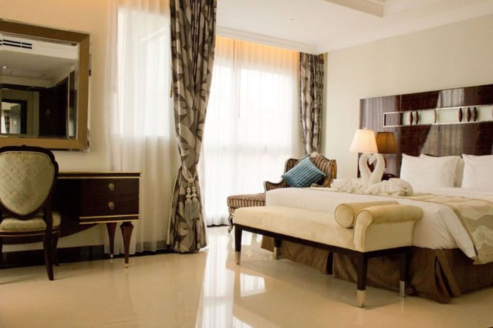 Room 10 of 51