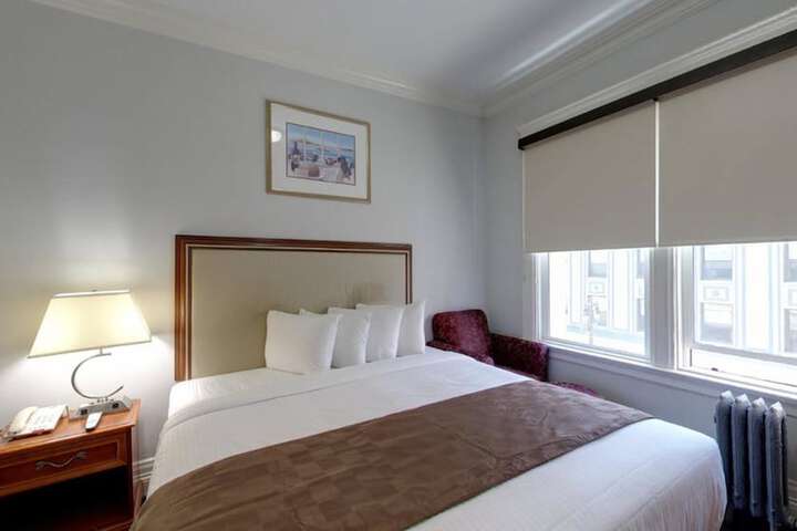 Deluxe King Bed Private Bathroom (2 of 3)