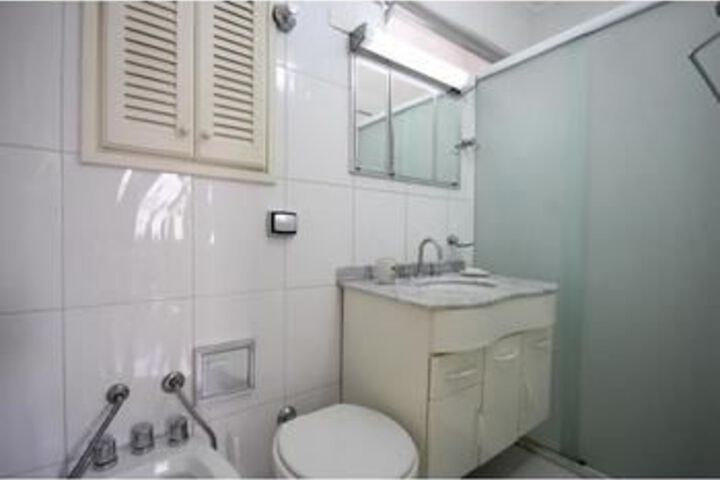 Room 6 of 62