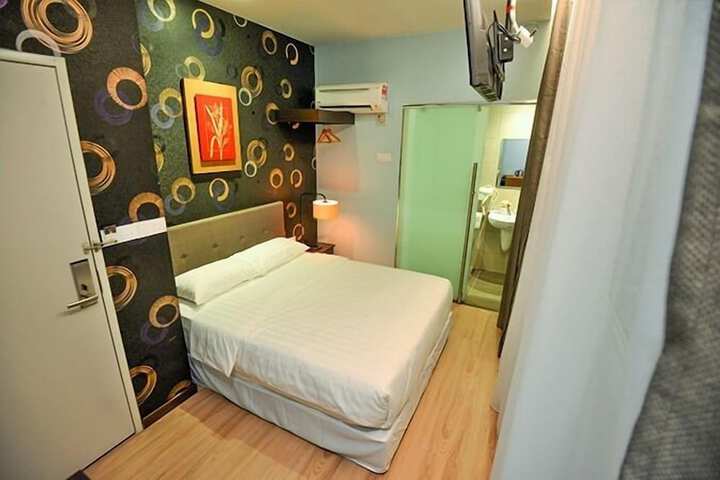 Room 16 of 33