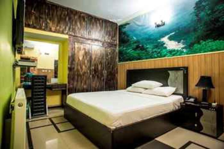 Room 29 of 37