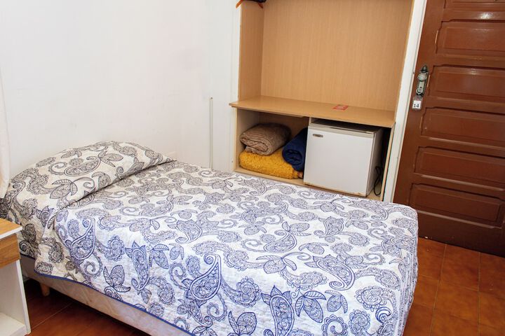 Room 29 of 143