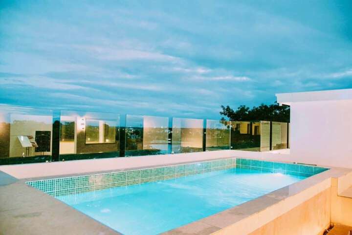 Pool 32 of 48