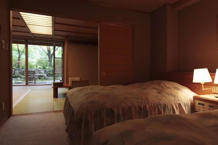 Room 13 of 53