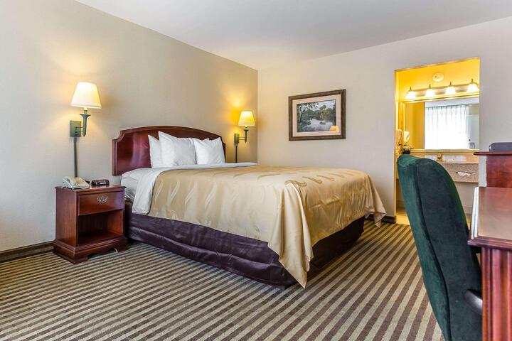 Standard | King Bed (13 of 14)