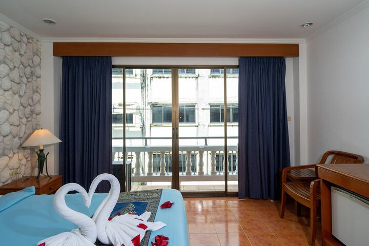 Room 15 of 147