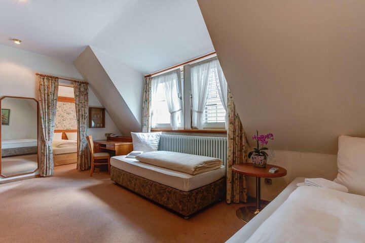 Room 30 of 75