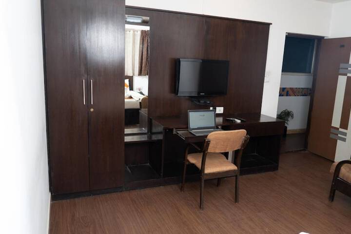Room 7 of 40