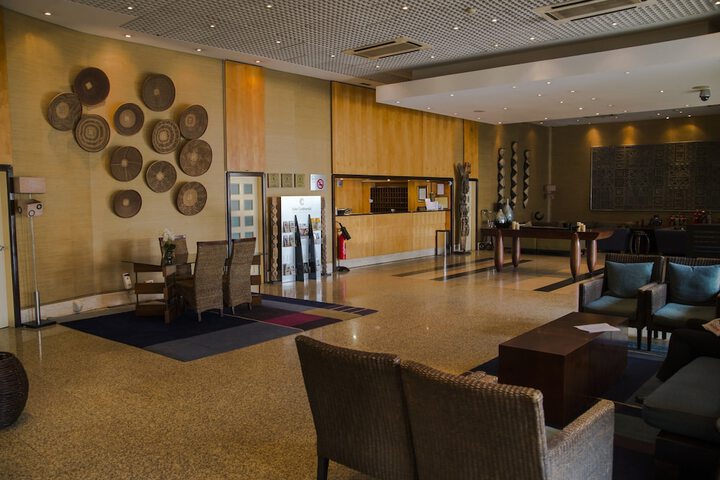 Entrance & Lobby