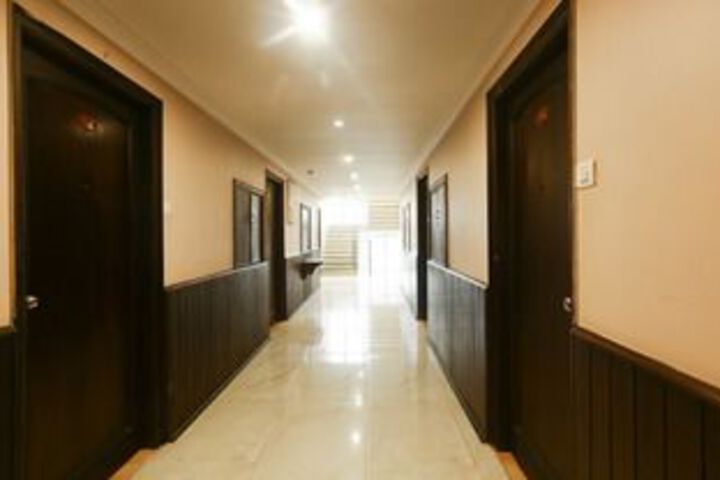 Ballroom/Hall 11 of 32