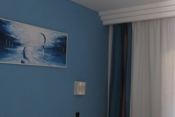 Room 26 of 74