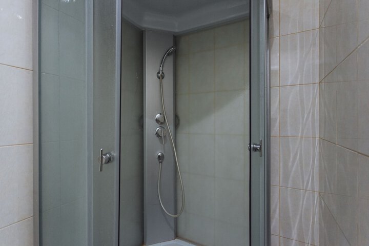 Room 46 of 76
