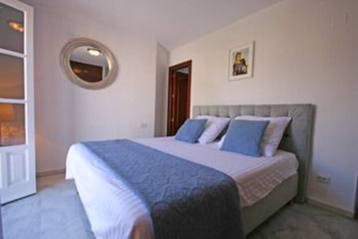 Room 12 of 27