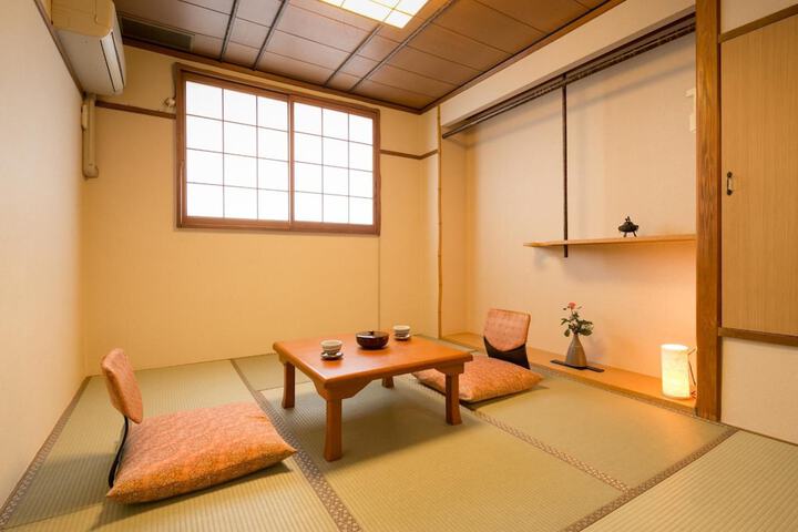 Room 9 of 50
