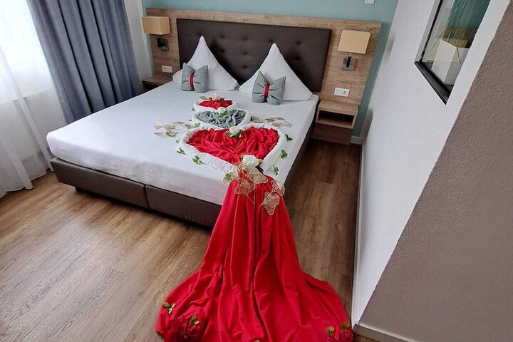Room 30 of 131