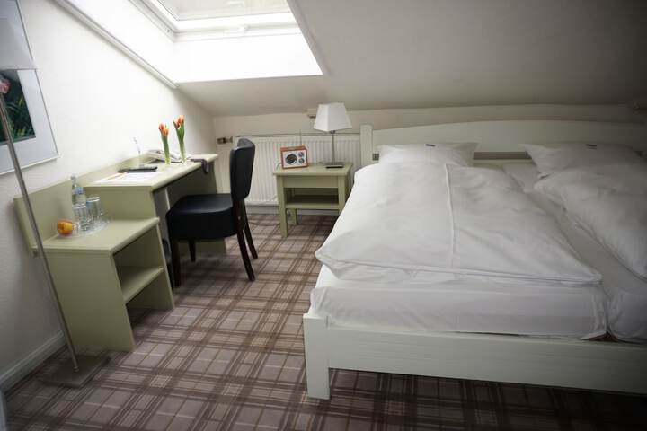 Room 15 of 59