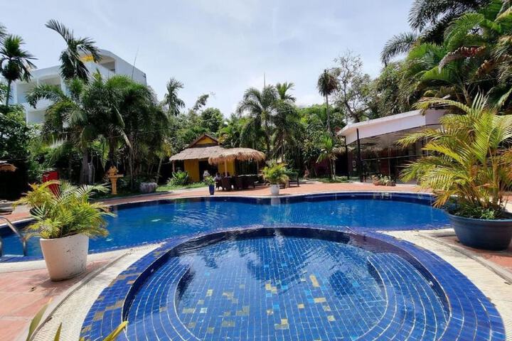 Pool 6 of 18