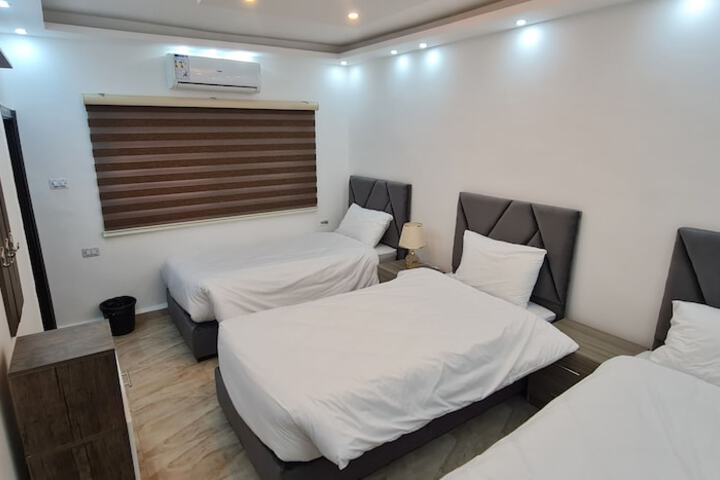 Room 10 of 14