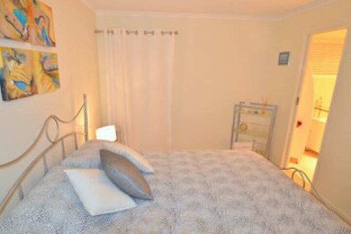 Room 4 of 72