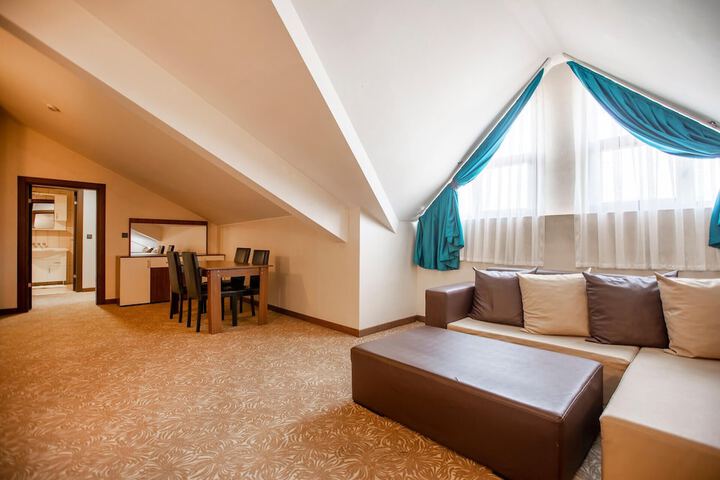 Room 4 of 23