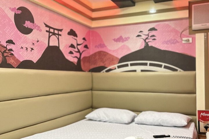Room 8 of 17