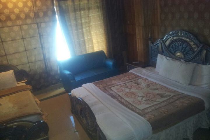 Room 17 of 35