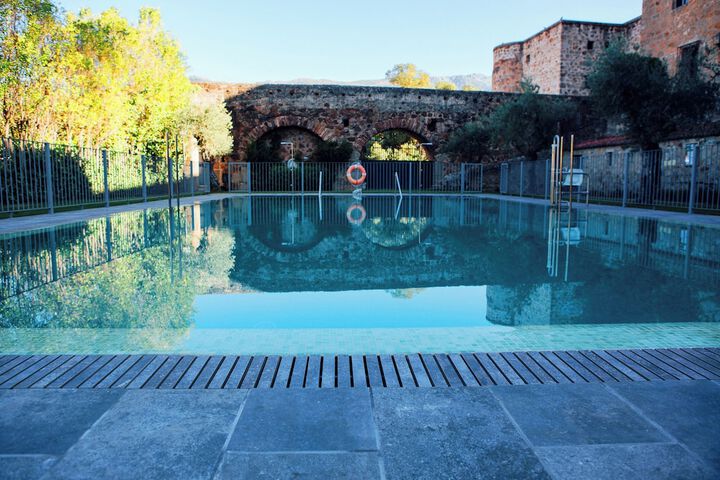 Pool Hotel