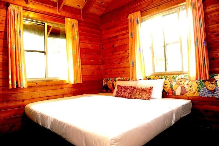 Room 11 of 34