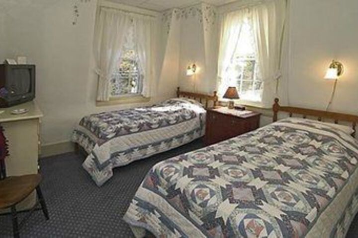 Room 12 of 27