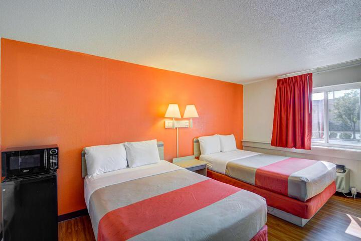 Room 15 of 33
