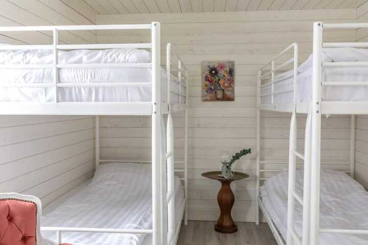 Room 14 of 90