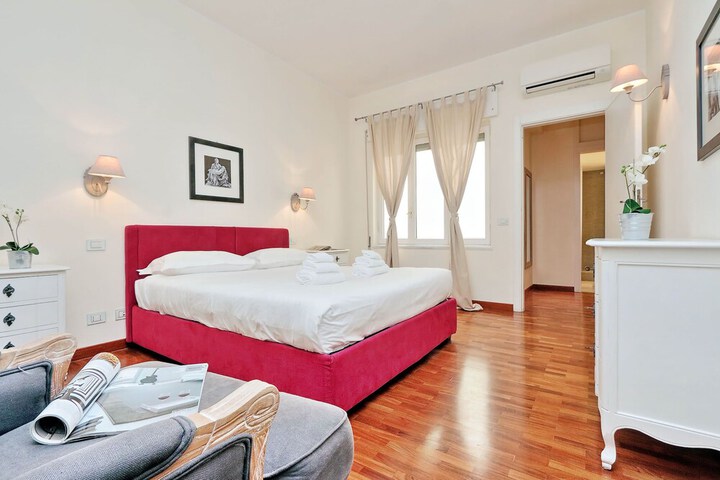 Room 73 of 91