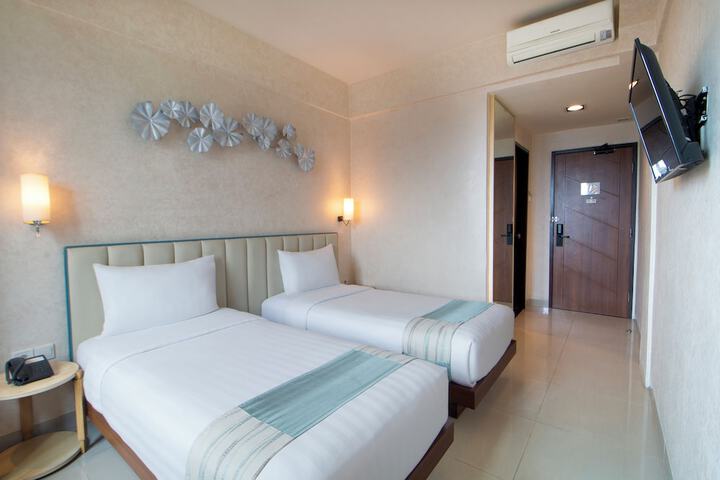 Room 8 of 26