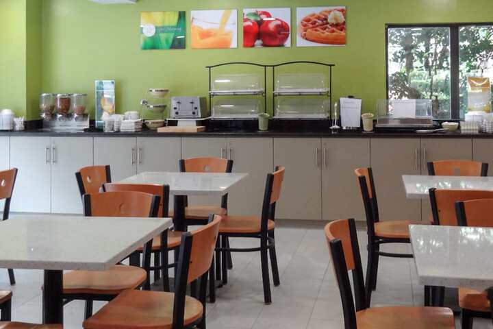 Breakfast area
