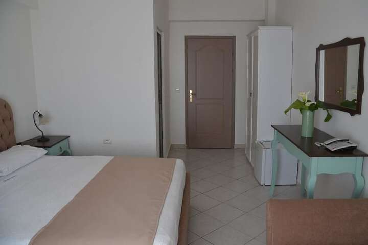 Room 44 of 72