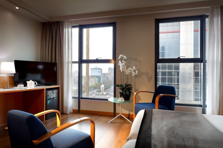 Room 4 of 47