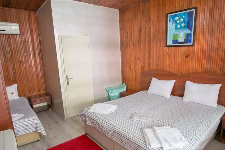Room 4 of 27