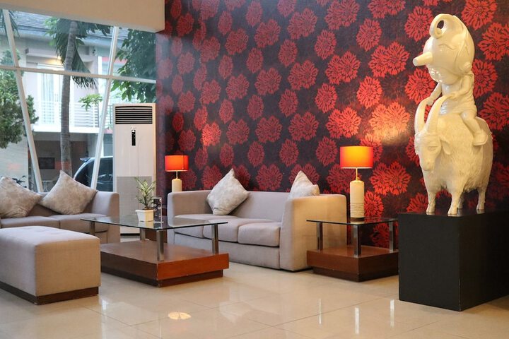 Hotel Lobby
