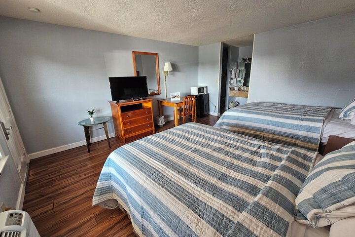 2 Double Beds (18 of 27)