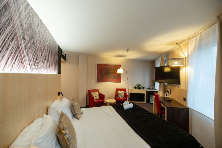 Room 35 of 65