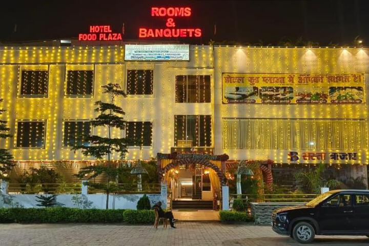 Food Plaza Family Restaurant & Hotel Shreyash Inn