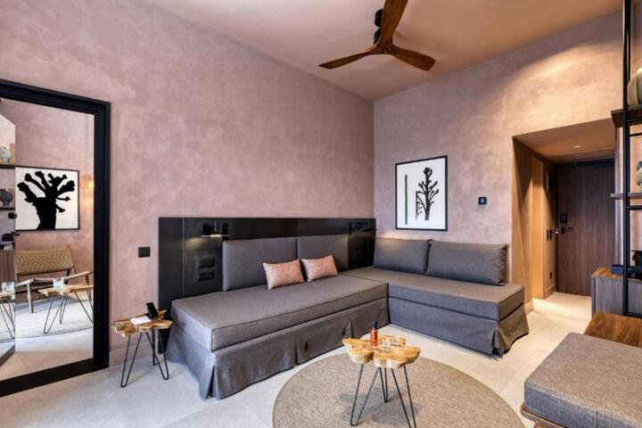 Room 48 of 52