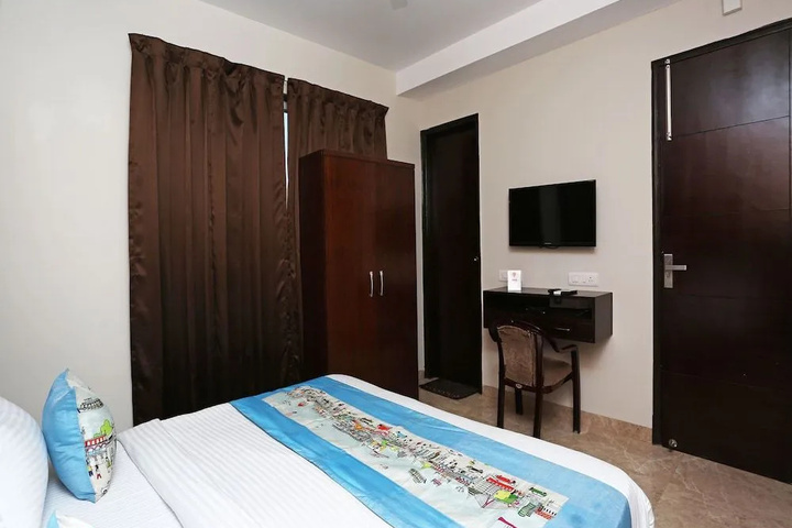 Room 14 of 20