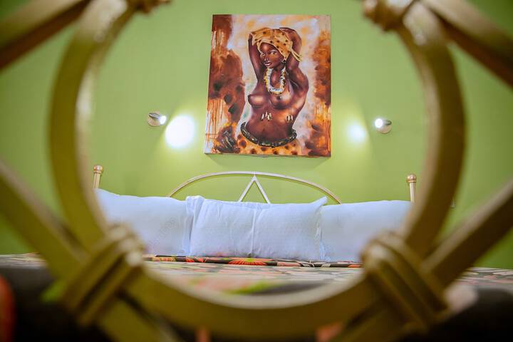 Room 22 of 28