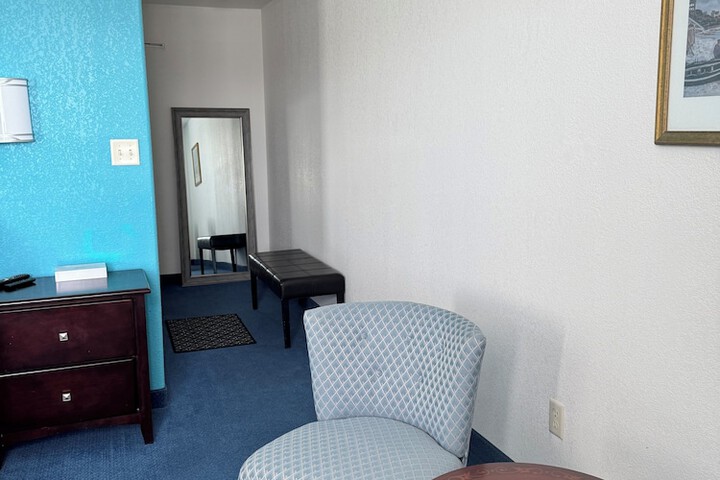 Room 13 of 26
