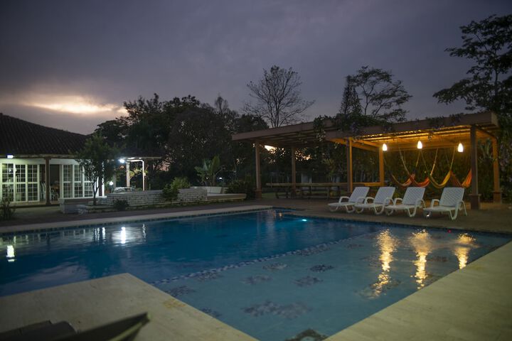 Pool 33 of 40