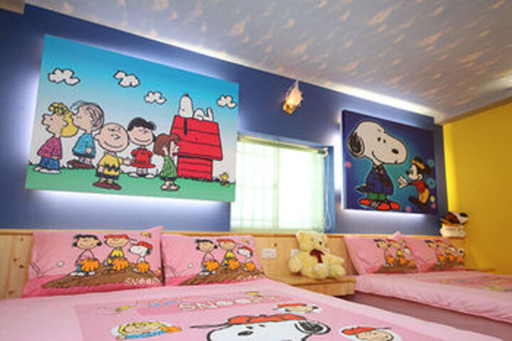 Room 5 of 16