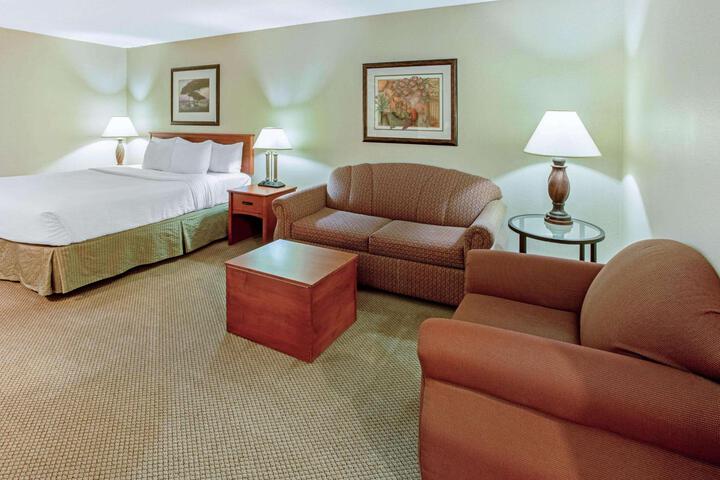 2 Double Beds (5 of 9)