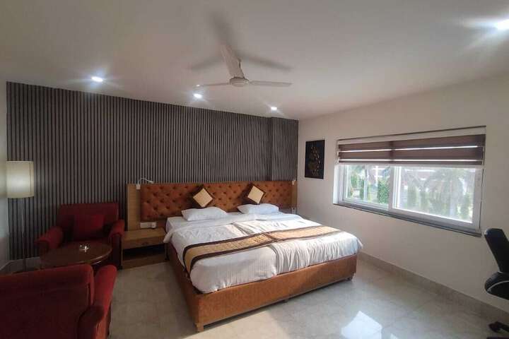 Room 15 of 49